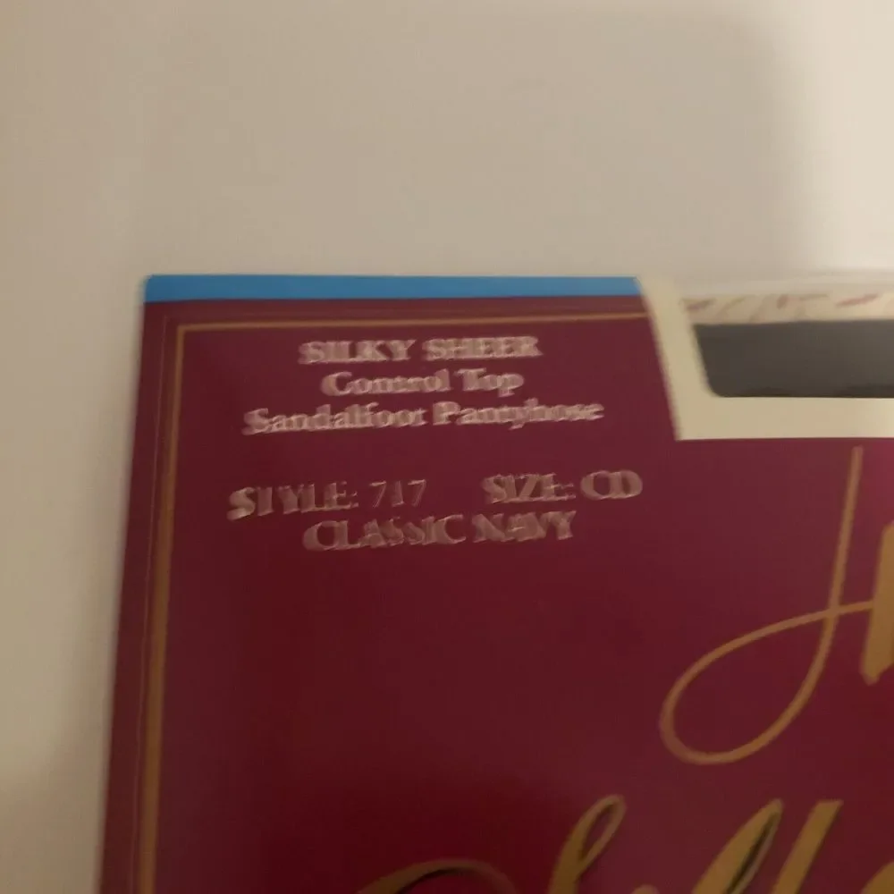 2x Vtg Hanes Silk Reflections Pantyhose‎  Silky Sheer Sandalfoot CD Slate & Navy